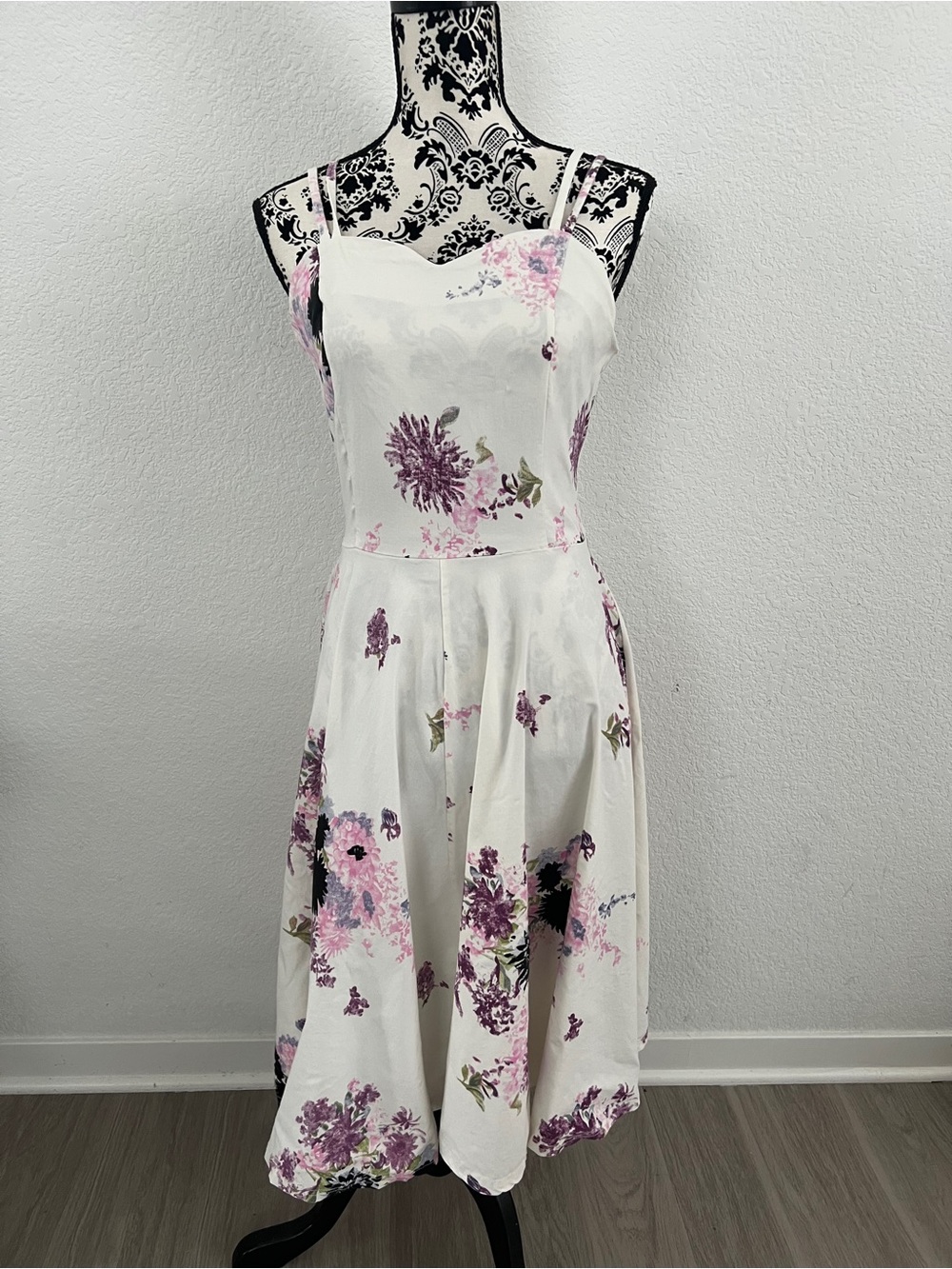 Gown Town White Floral Fit & Flare Midi Dress Lavender Pink Spaghetti Strap L